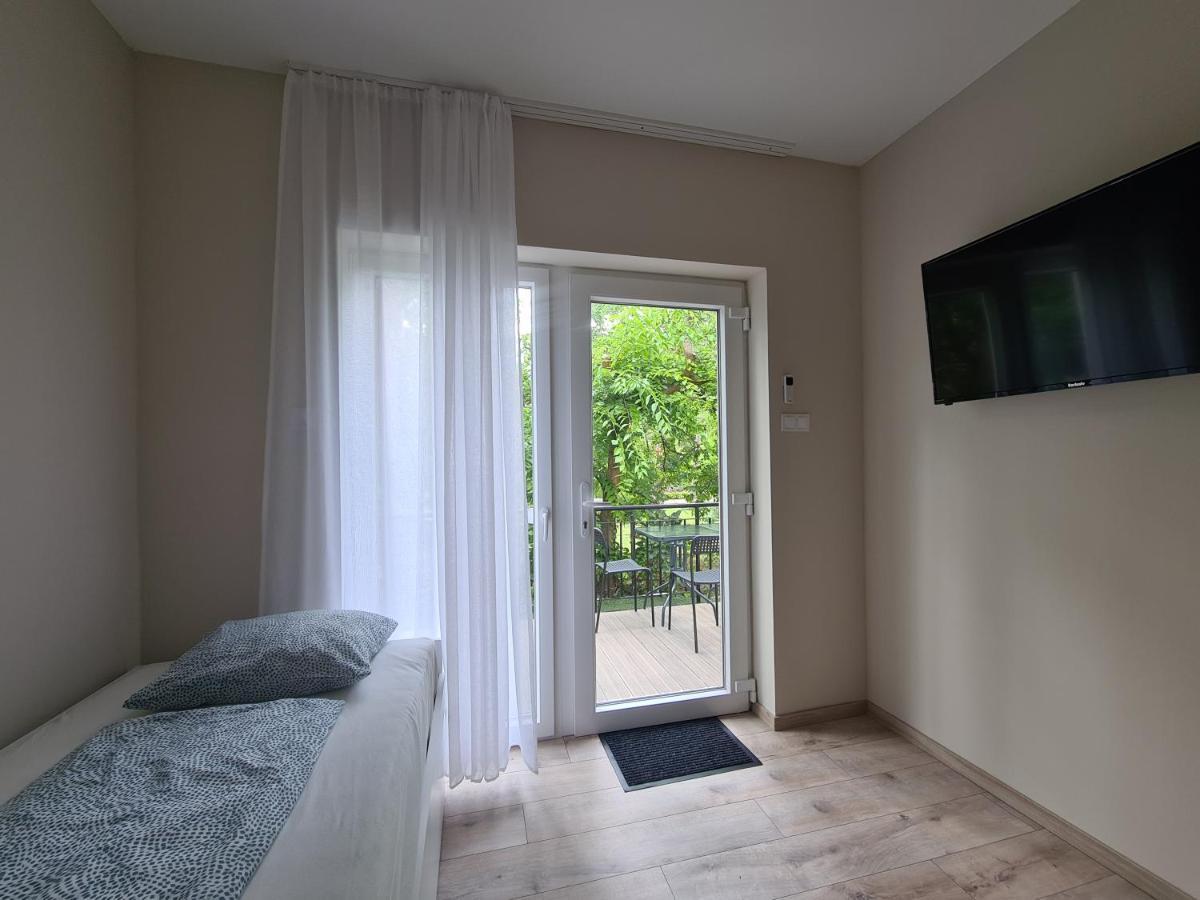 Oet Fenyo Apartmanhaz ชิโอฟก ภายนอก รูปภาพ